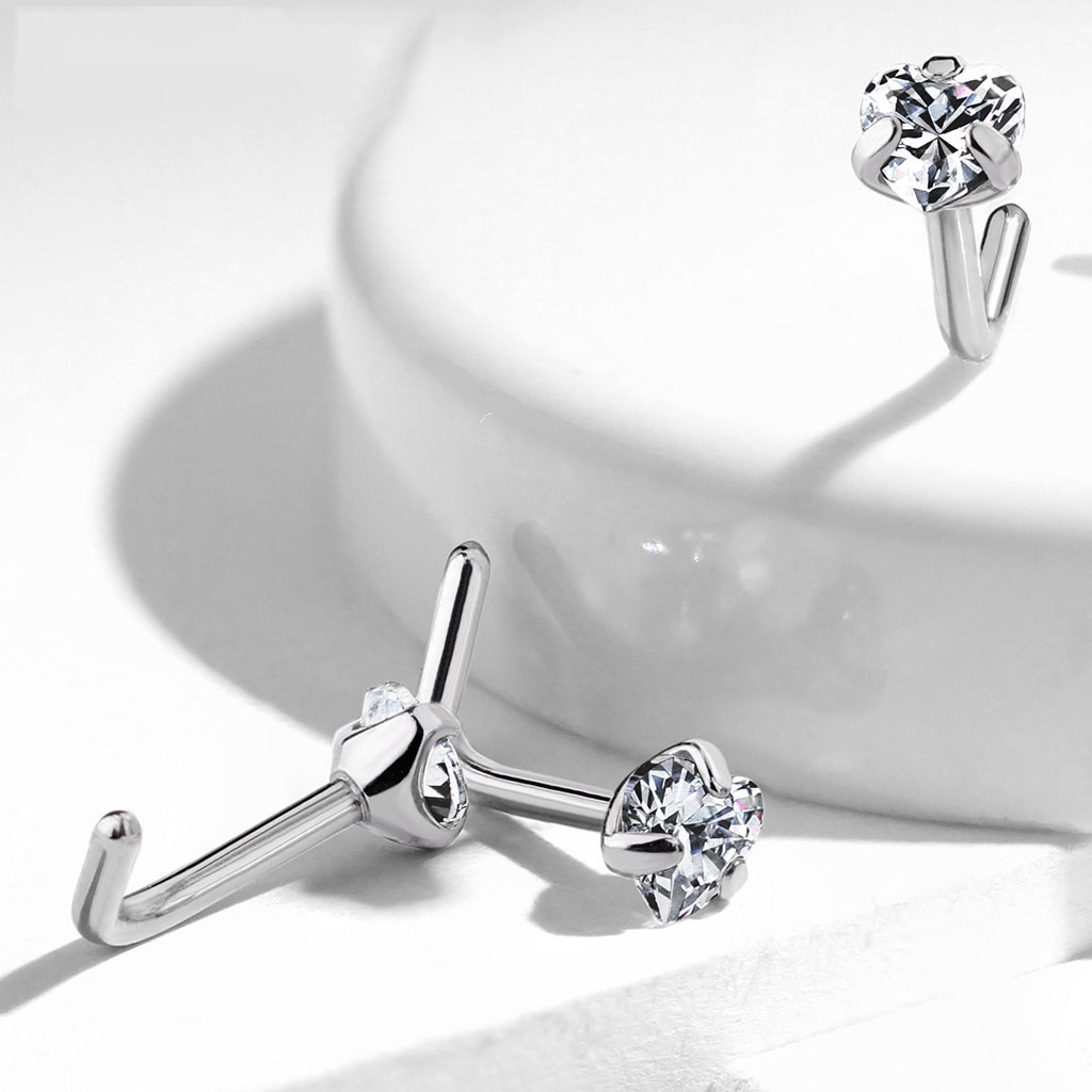 Neuspiercing van titanium met verschillende steendesigns